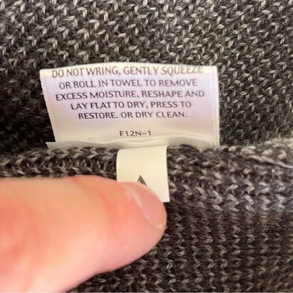 Eileen Fisher Dark Gray 100% Merino Wool Pencil Skirt, Size Medium, Italian Yarn - Picture 6 of 6